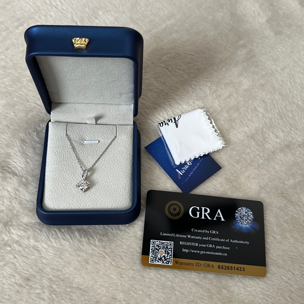 Certified silver moissanite diamond necklace